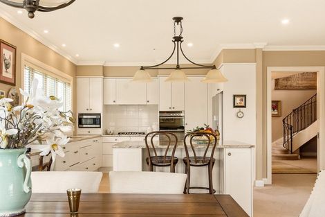 Photo of property in 1 Edgecumbe Road, Tauranga, 3110