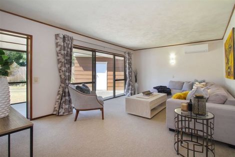 Photo of property in 4/4 Beach Road, Orewa, 0931