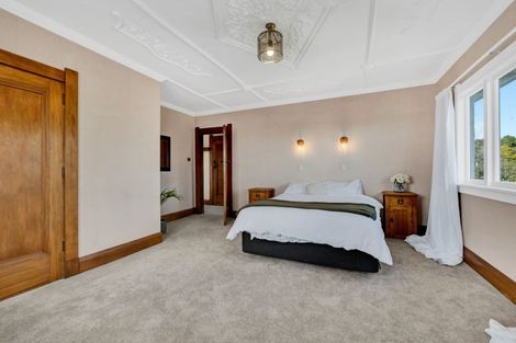 Photo of property in 6 Ridge Lane, New Plymouth, 4310