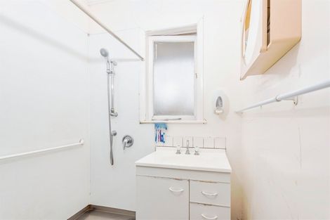 Photo of property in 4168 Great North Road, Glendene, Auckland, 0602