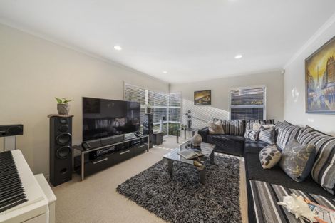 Photo of property in 10 Springcrest Drive, Karaka, Papakura, 2113