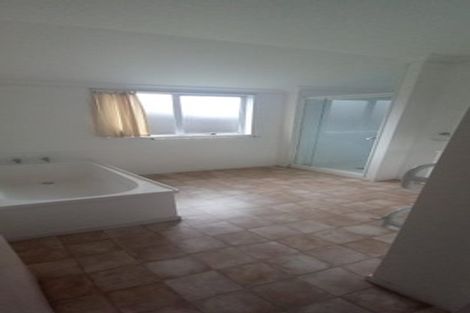 Photo of property in 10 Clare Street, Cambridge, 3434