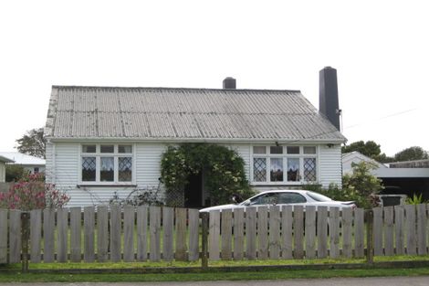 Photo of property in 8 Walsh Road, Westown, New Plymouth, 4310