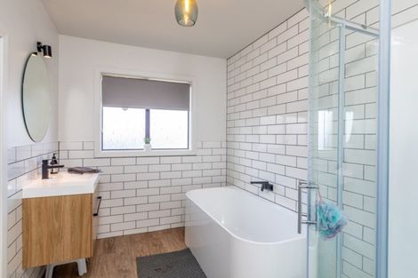 Photo of property in 2 Kapiti Crescent, Titahi Bay, Porirua, 5022