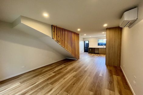 Photo of property in 8/506 Glenfield Road, Bayview, Auckland, 0629