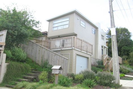 Photo of property in 1 Stephen Street, Tawa, Wellington, 5028