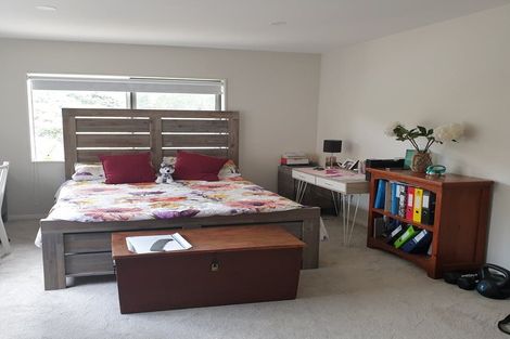 Photo of property in 28 Golden Morning Drive, Albany Heights, Auckland, 0632