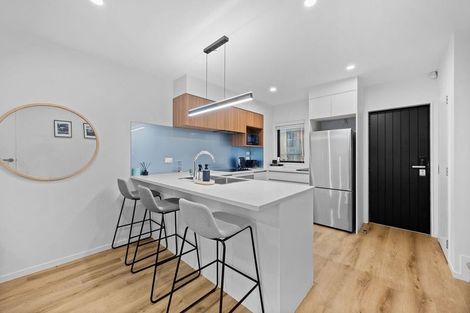 Photo of property in 5/9 Flanshaw Road, Te Atatu South, Auckland, 0610