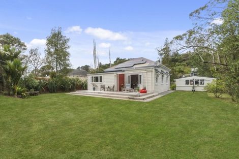 Photo of property in 8 Western Road, Laingholm, Auckland, 0604