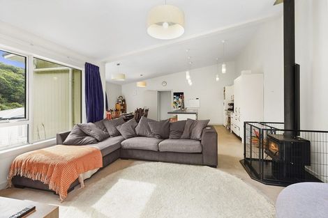 Photo of property in 28 Rarangi Way, Owhiro Bay, Wellington, 6023