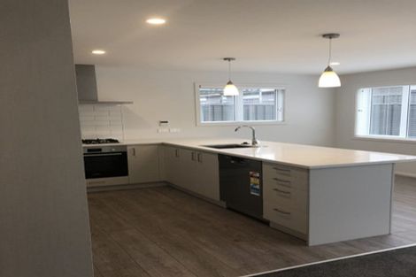 Photo of property in 28 Pateke Drive, Kenepuru, Porirua, 5022