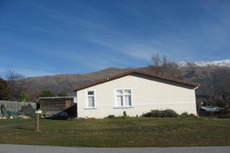 Photo of property in 45 Dungarvon Street, Wanaka, 9305
