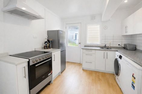 Photo of property in 1/18 Clifton Terrace, Kelburn, Wellington, 6012