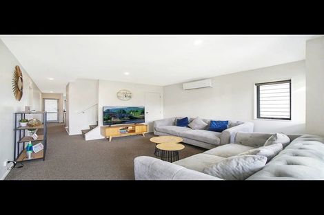Photo of property in 15 Divide Loop, Takanini, 2112