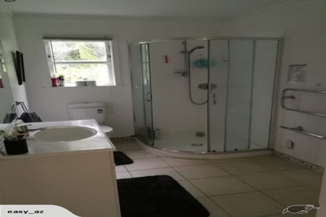 Photo of property in 6 Vineyard Road, Henderson Valley, Auckland, 0614