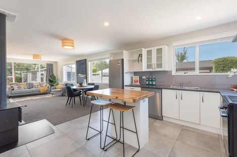 Photo of property in 52 Woodend Road, Woodend, 7610