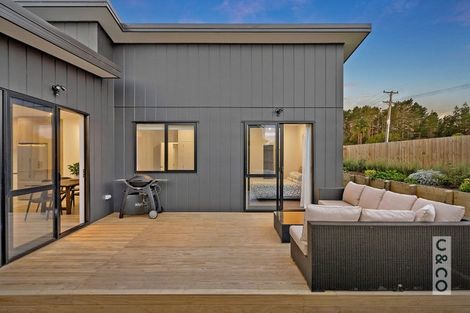 Photo of property in 12 Paihere Street, Huapai, Kumeu, 0810