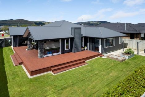 Photo of property in 25 Silicon Way, Fitzherbert, Palmerston North, 4410