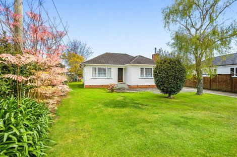 Photo of property in 52 Yeovil Road, Te Atatu Peninsula, Auckland, 0610