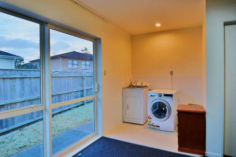 Photo of property in 16 Loughros Place, Pinehill, Auckland, 0632