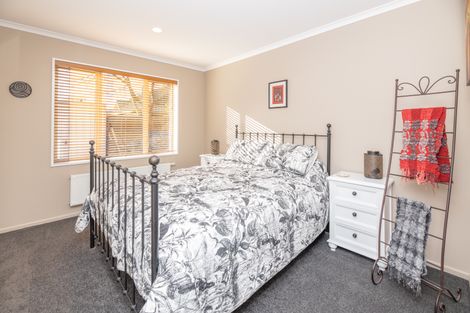 Photo of property in 136 Rothesay Road, Parklands, Christchurch, 8083