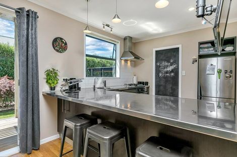 Photo of property in 19 Taupaki Road, Taupaki, Henderson, 0782