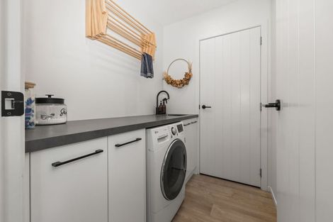 Photo of property in 35 Matenga Street, Waikanae, 5036