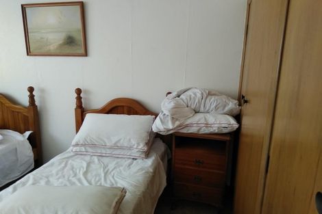 Photo of property in 492 Blockhouse Bay Road, Blockhouse Bay, Auckland, 0600