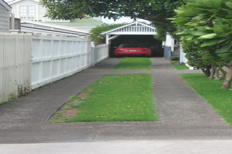 Photo of property in 16 Cowper Street, Devonport, Auckland, 0624