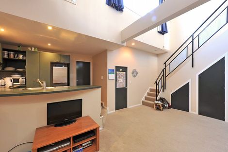 Photo of property in 8/17 Adelaide Road, Mount Cook, Wellington, 6021