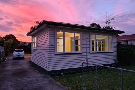 Photo of property in 10 Chester Crescent, West End, Palmerston North, 4410