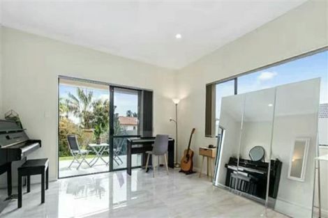 Photo of property in 32 Westerham Drive, Dannemora, Auckland, 2016