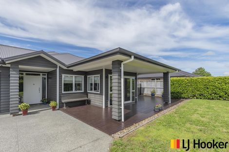 Photo of property in 3 Drumkeen Place, Rosehill, Papakura, 2113