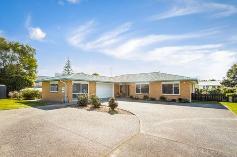 Photo of property in 10 Station Road, Huapai, Kumeu, 0810