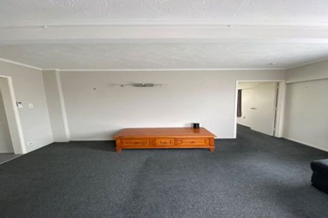 Photo of property in 10 Kaweka Street, New Lynn, Auckland, 0600