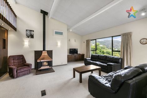 Photo of property in 24 Summit Road, Fairfield, Lower Hutt, 5011