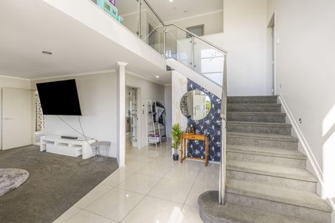 Photo of property in 11 Henriette Place, The Gardens, Auckland, 2105