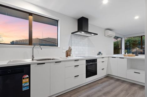 Photo of property in 2/30a Manning Place, Woolston, Christchurch, 8023