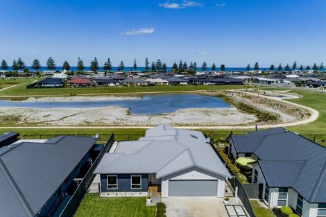 Photo of property in 12 Ruakituri Place, Te Awa, Napier, 4110