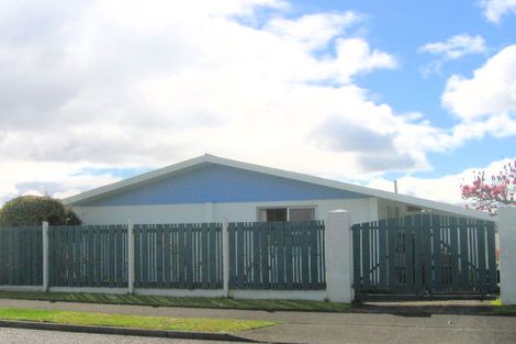Photo of property in 2 Knox Place, Greerton, Tauranga, 3112