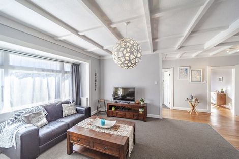 Photo of property in 15 Taradale Road, Marewa, Napier, 4110