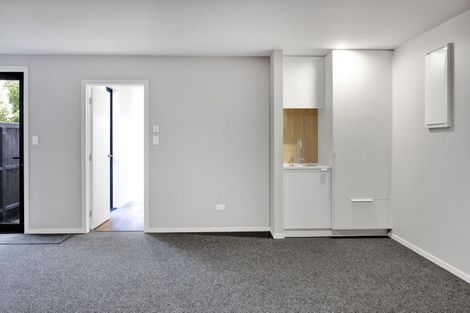 Photo of property in 10 Eliot Street, New Plymouth, 4310