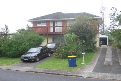 Photo of property in 11 James Evans Drive, Northcote, Auckland, 0627