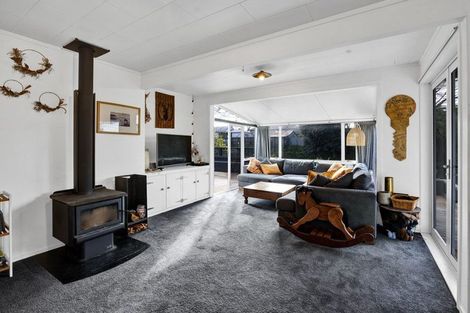 Photo of property in 1 Nikorima Street, Urenui, 4375