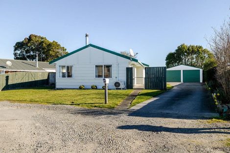 Photo of property in 105 Hillcrest Drive, Kelvin Grove, Palmerston North, 4414