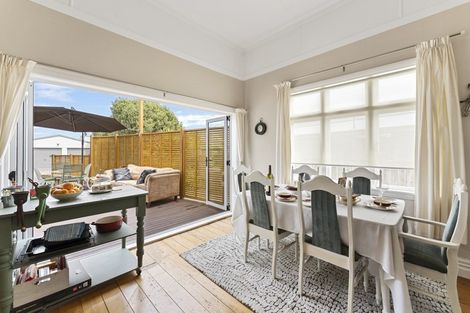 Photo of property in 39 Mako Mako Road, Levin, 5510