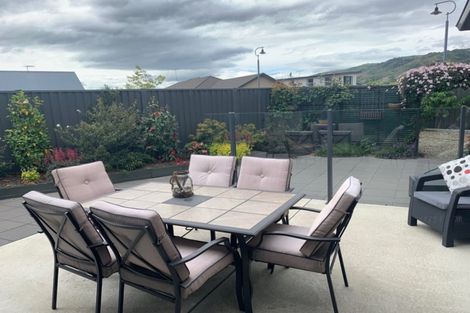 Photo of property in 28 Matthews Crescent, Cromwell, 9310