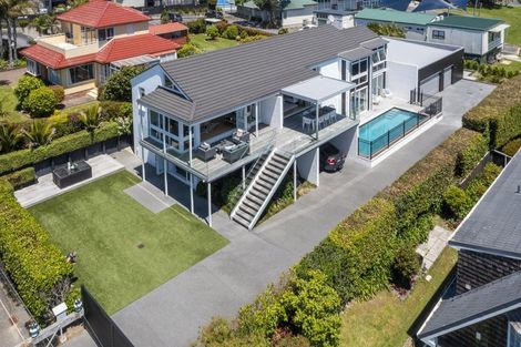 Photo of property in 144 Mellons Bay Road, Mellons Bay, Auckland, 2014