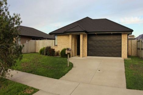 Photo of property in 37 Rainey Crescent, Papamoa Beach, Papamoa, 3118