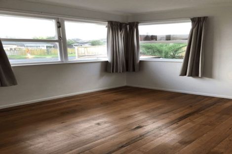 Photo of property in 163 Edgewater Drive, Pakuranga, Auckland, 2010